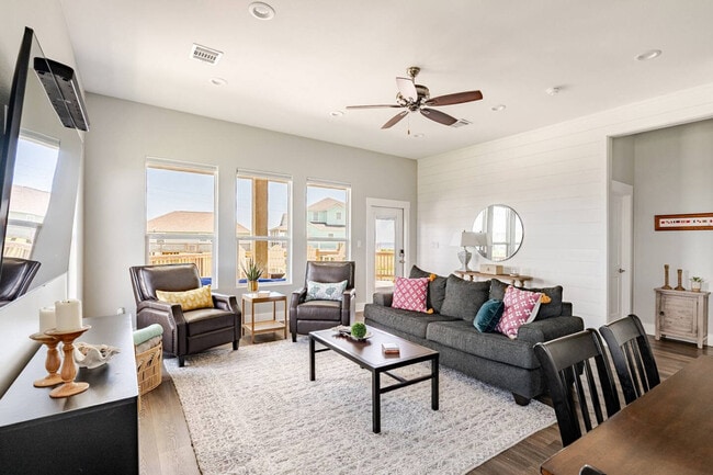 Building Photo - 804 1/2 Johnson Crawford Circle-ID1264805P