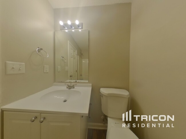 Building Photo - 3052 Westwinds Ct