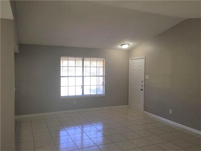 Building Photo - 11403 Walnut Ridge Dr