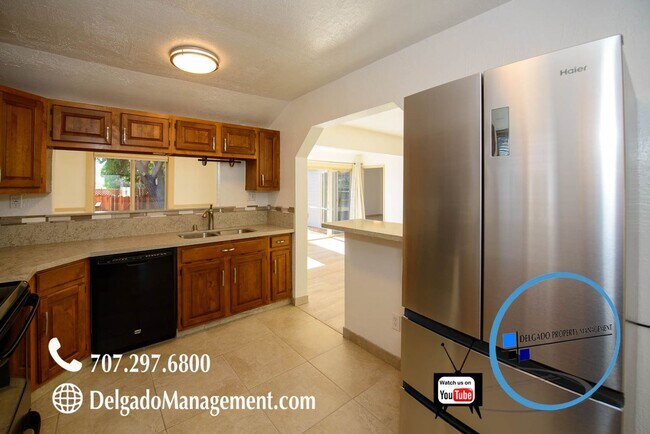 Foto del edificio - Gorgeous, newly remodeled home located nea...
