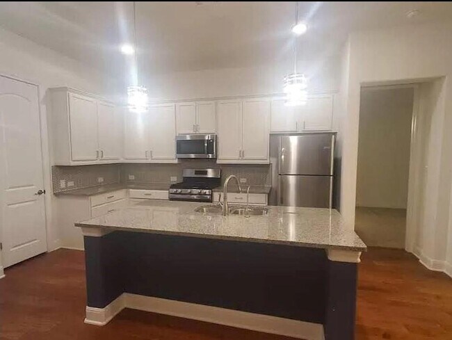 Foto del edificio - 5285 Lusso Trl