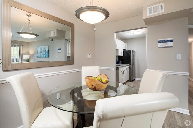 2 beds, 1.5 baths, 950 sq ft - Incline at Crestwood