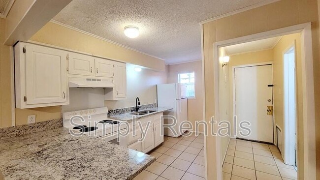 Foto del edificio - 400 Bill Bradford Rd