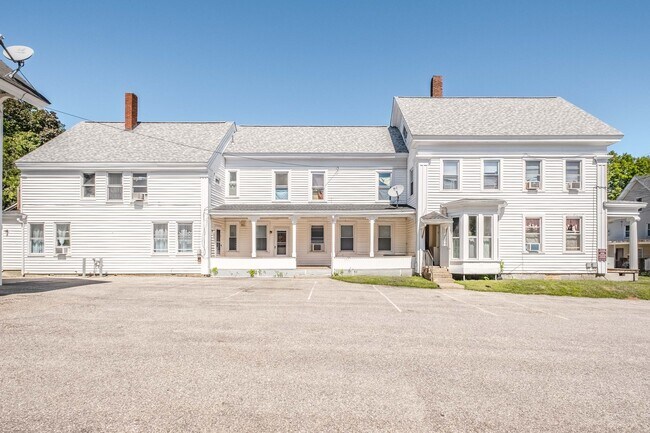 12 16 Autumn Street Apartments Gardiner Me Apartments Com