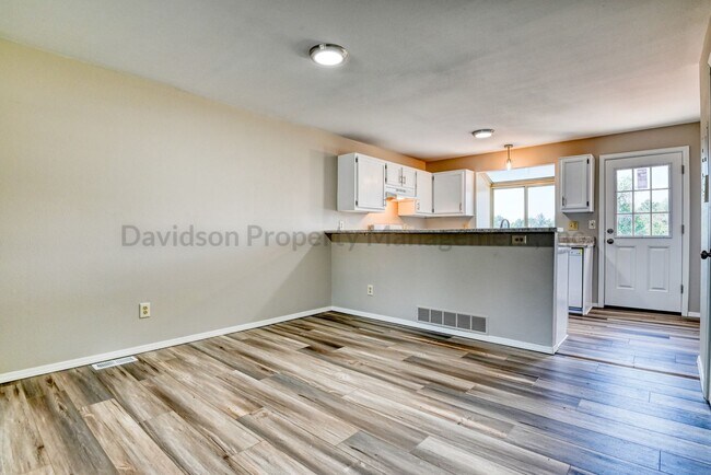 Foto del edificio - 6716 Mountain Top Ln