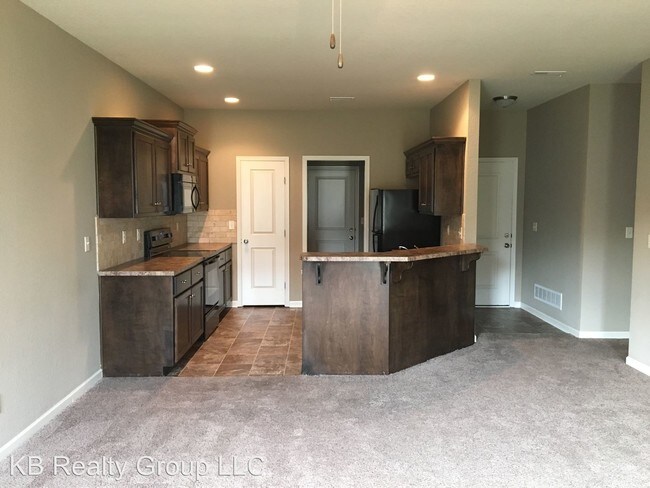 Building Photo - 1205 S Kaydeen Ct