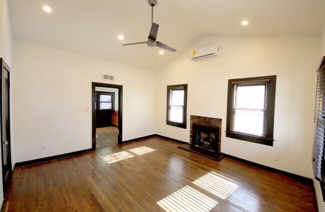 Building Photo - Newly Remodeled Historic Guesthouse in Dow...