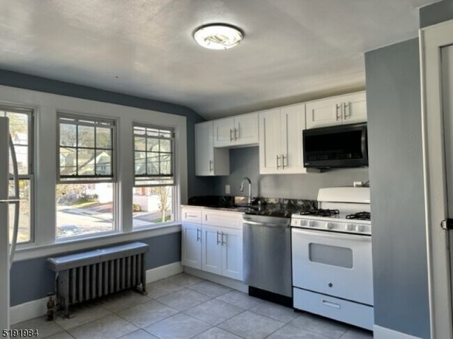 Foto del edificio - 234 Fairview Ave