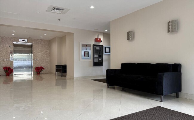 Foto del edificio - 555 NE 30th St