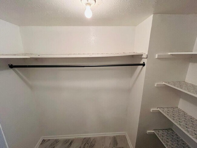 Foto del edificio - 3912 Crayrich Cir