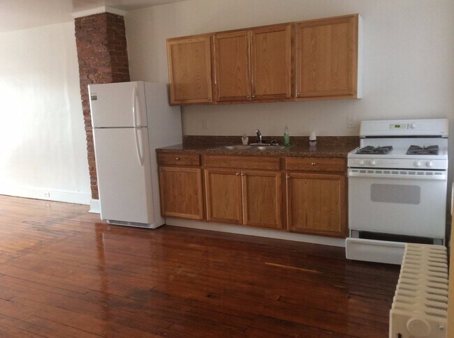 Building Photo - 3 bedroom apartment in York City SD