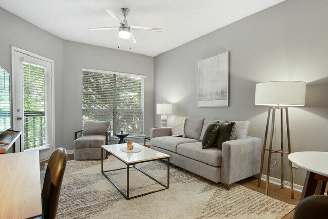 Foto del edificio - 740 Sidney Marcus Blvd NE