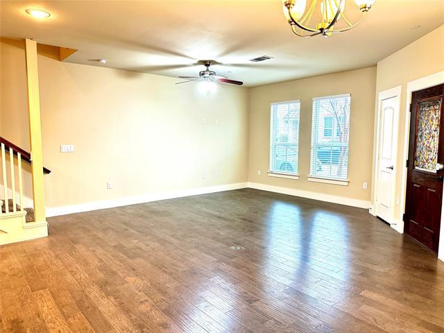 Foto del edificio - 301 Lily Ln