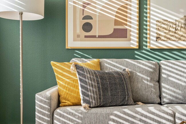 Foto del edificio - 2235 Ashley Crossing Dr