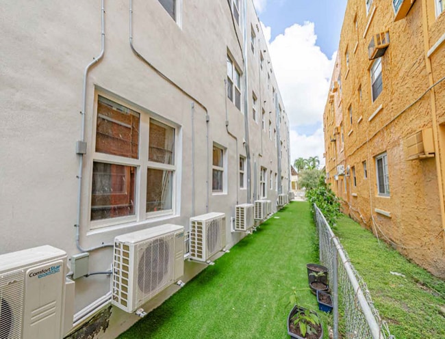 Photo - 1051 NW 2nd St Apartment