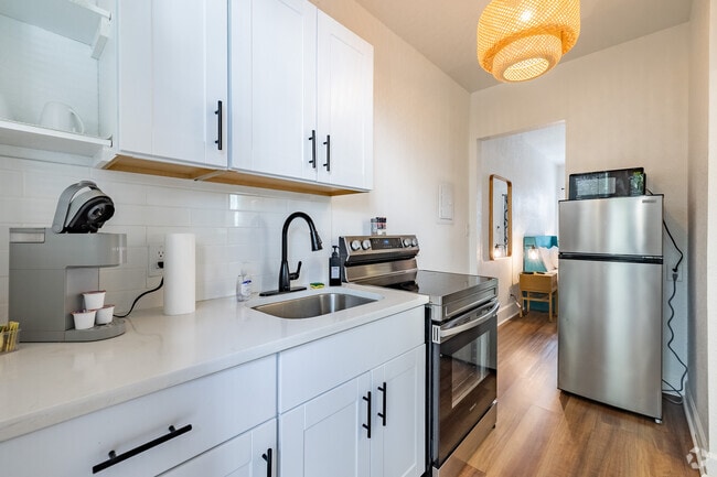 Studio, 1BA - 440SF - Kitchen - Satoshi Sol-FULLY FURNISHED AND ALL INCLUSIVE