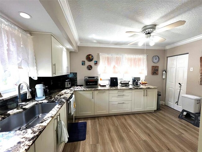 Building Photo - 1703 Andros Isle
