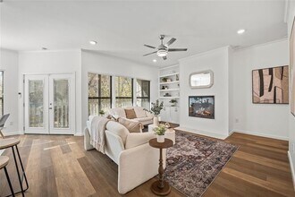 Building Photo - 6501 Columbia Oaks Ct