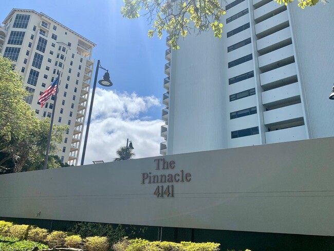 Building Photo - 1 br, 1.5 bath House - 4141 BAYSHORE BLVD ...