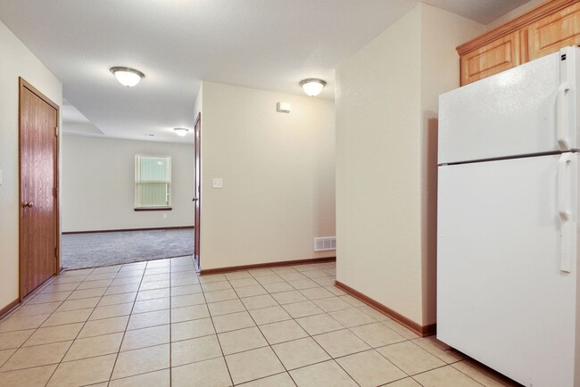 Building Photo - 3 bdrm 2 bath - Grain Valley