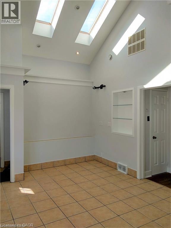 Building Photo - 410 Erb St. W