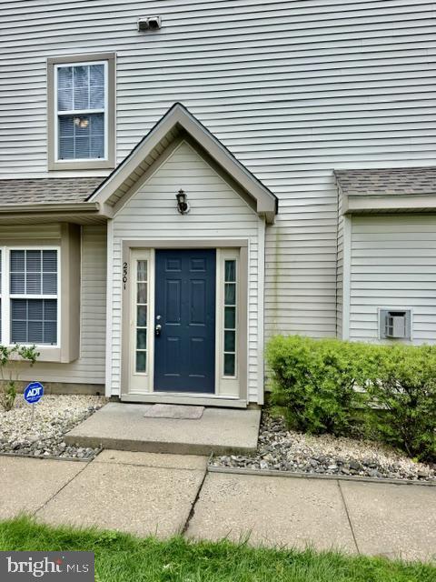 Building Photo - 2501 Beacon Hill Dr