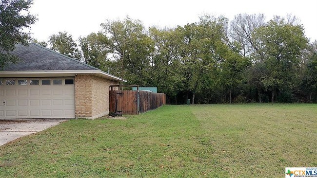 Building Photo - 142 Forest Dr