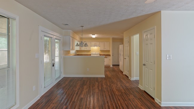 Building Photo - 310 Indus Ln
