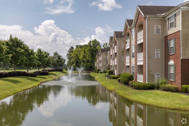 Building Photo - Ashbury Woods