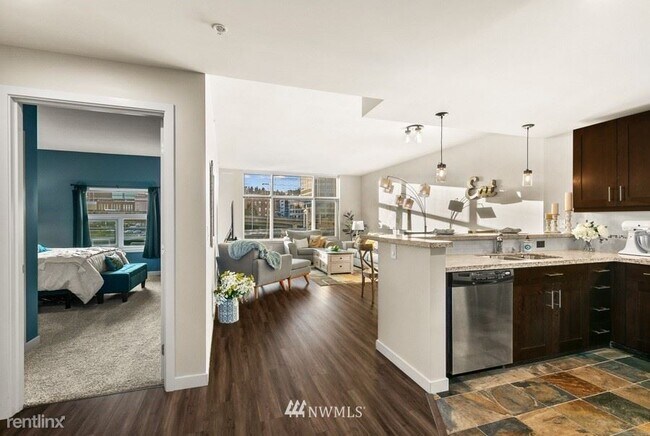 Building Photo - 1 br, 1 bath Condo - 1515 Dock St Unit 609