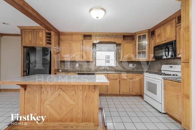 Building Photo - 1846 Ashwood Ln