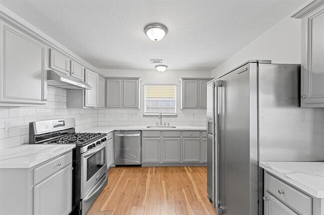 Building Photo - 21507 Windsor Castle Dr