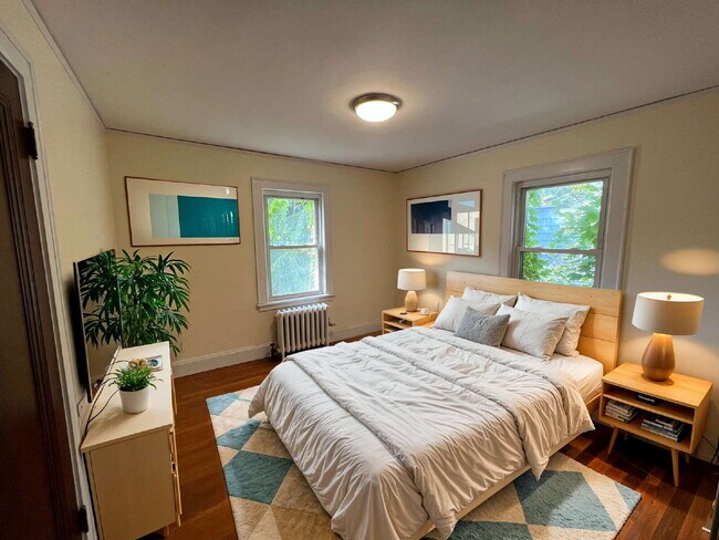 Photo - HEAT INLCUDED! AVAILABLE July 1st! Apartment