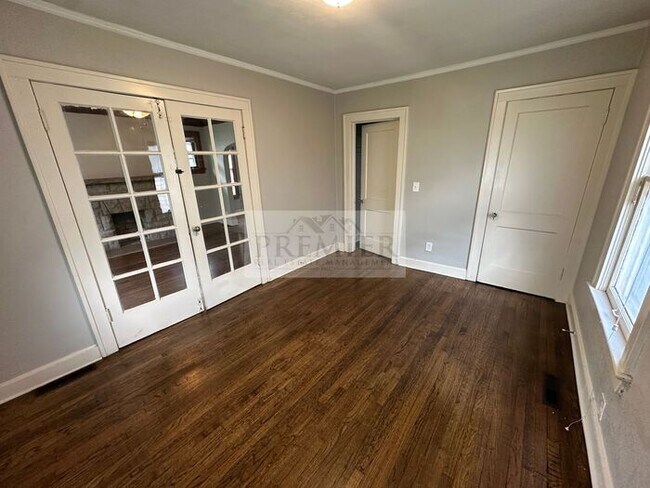 Foto del edificio - 5618 Forest Ave