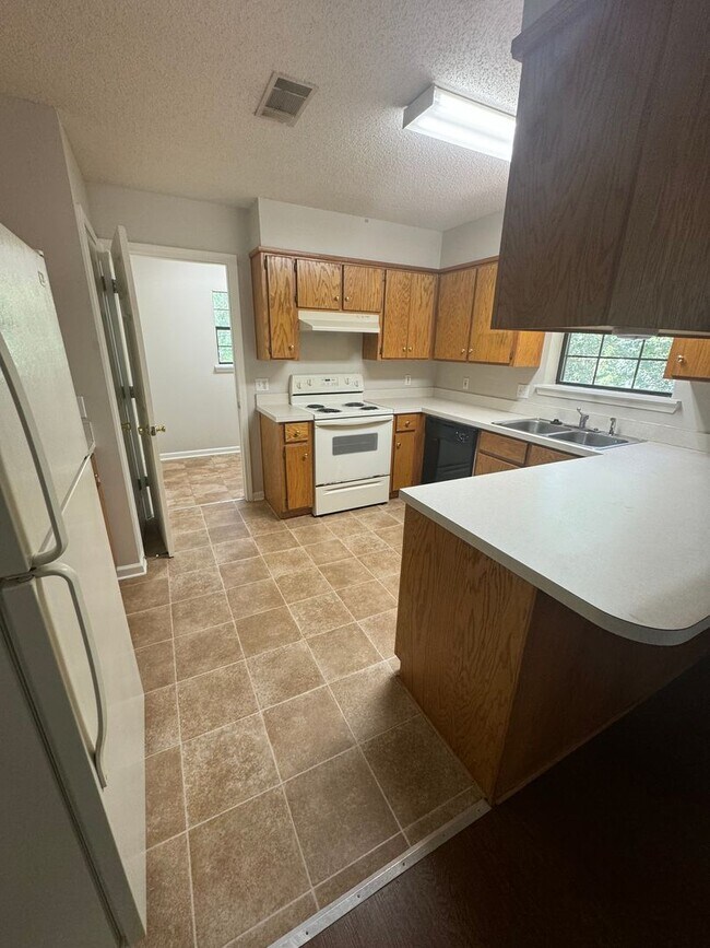 Foto del edificio - 612 Optimistic-Park Place