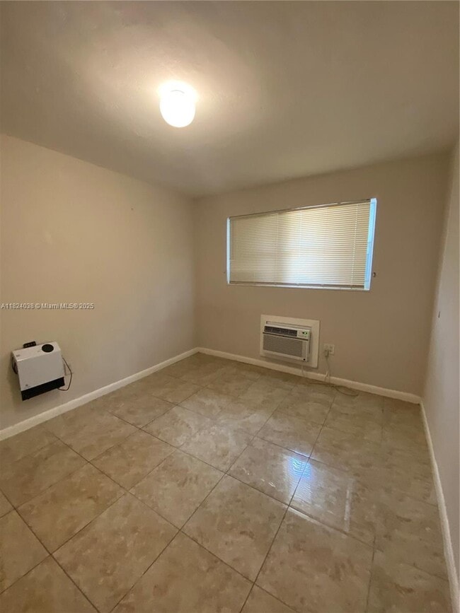 Building Photo - 7551 Venetian St