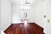 Foto principal - 223 W 10th St