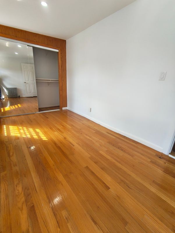 Building Photo - 162-15 85th Ave