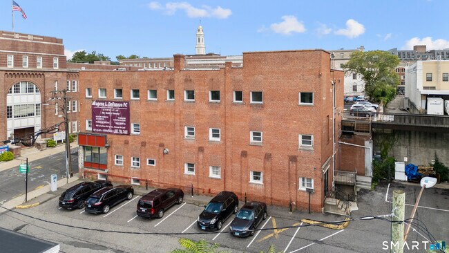 Building Photo - 61 Field St