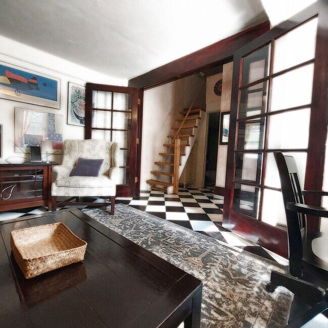 Foto del edificio - 334 E Mulberry St