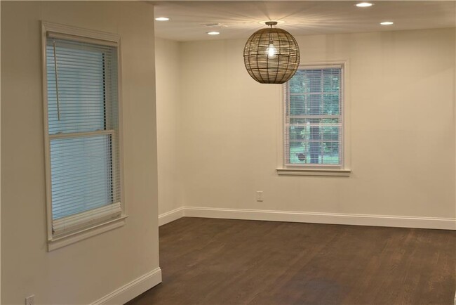 Foto del edificio - 2267 Sewell Mill Rd
