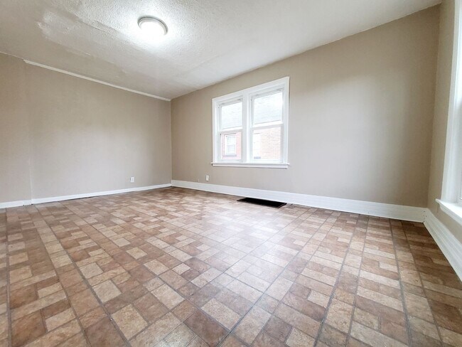 Foto del edificio - 3 Bedroom 2 Bath Home in Gary