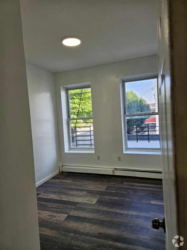 Building Photo - 997 Belmont Ave