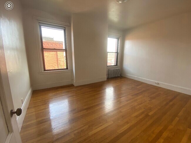 Foto del edificio - 16 Davis Ave