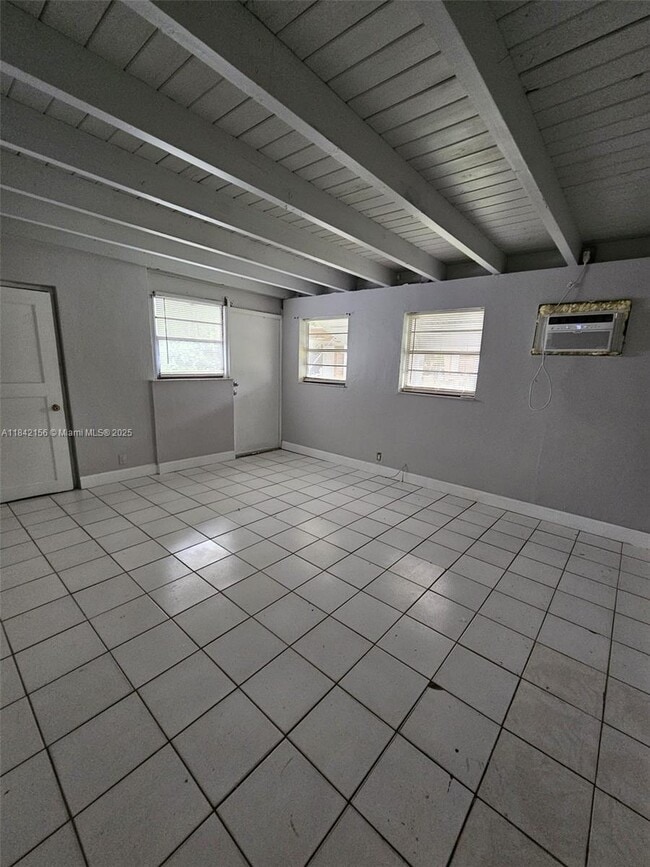 Building Photo - 482 NE 136th St