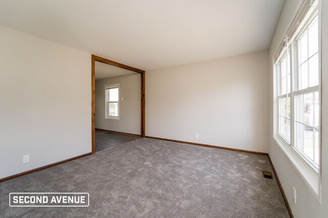 Building Photo - 530 New Market Dr