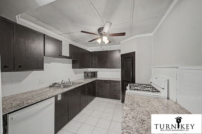 Foto del edificio - Spacious 2BR/2BA on the Bricks — Walk to Lucile's & the Cultural District