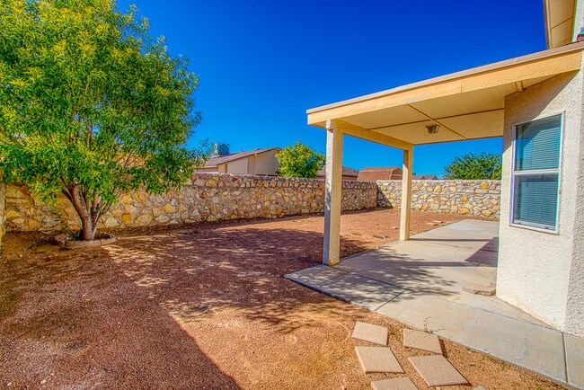 Foto del edificio - 14724 Paradise Breeze Ave