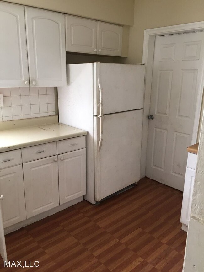 5 br, 2 bath House - 3271 GLENDALE BLVD photo'