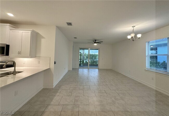 Foto del edificio - 43613 Sparrow Dr
